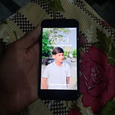 Apple iPhone 7
