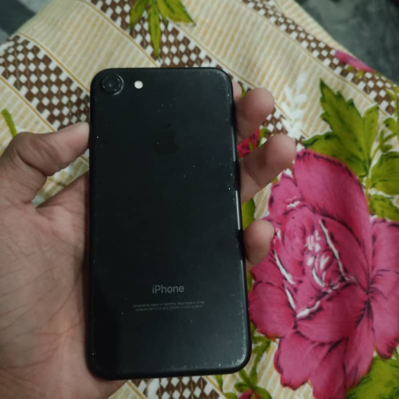 Apple iPhone 7 1