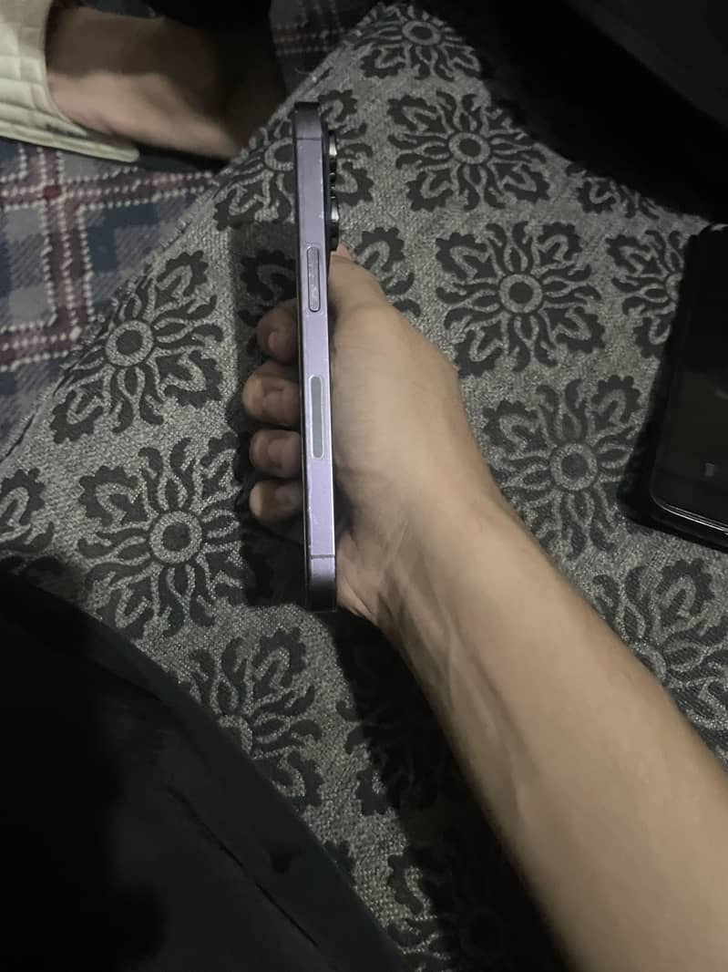 Apple iPhone 14 Pro 0