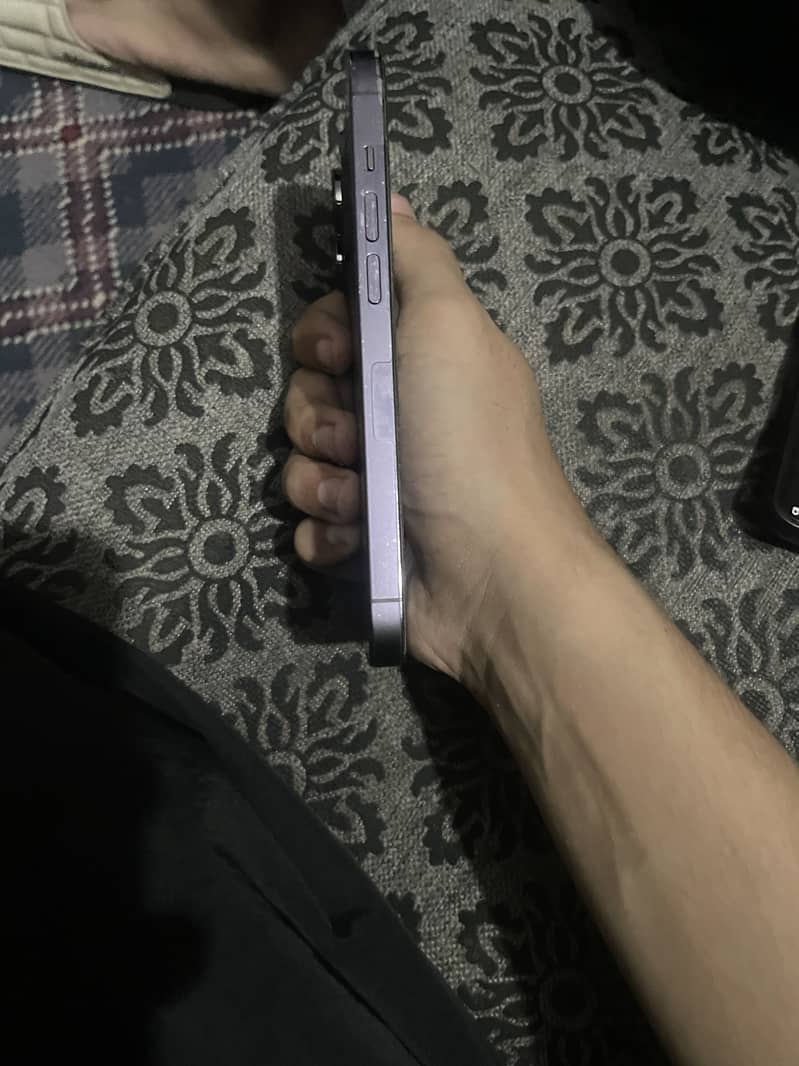 Apple iPhone 14 Pro 1