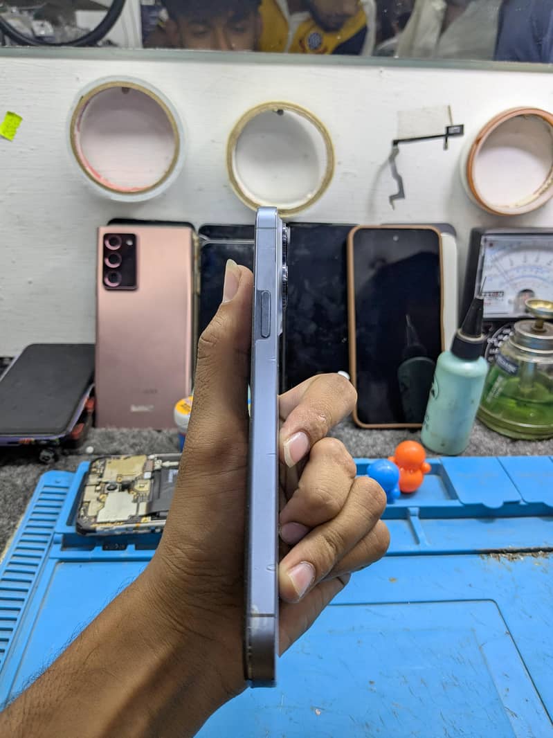Apple iPhone 13 Pro Max 1