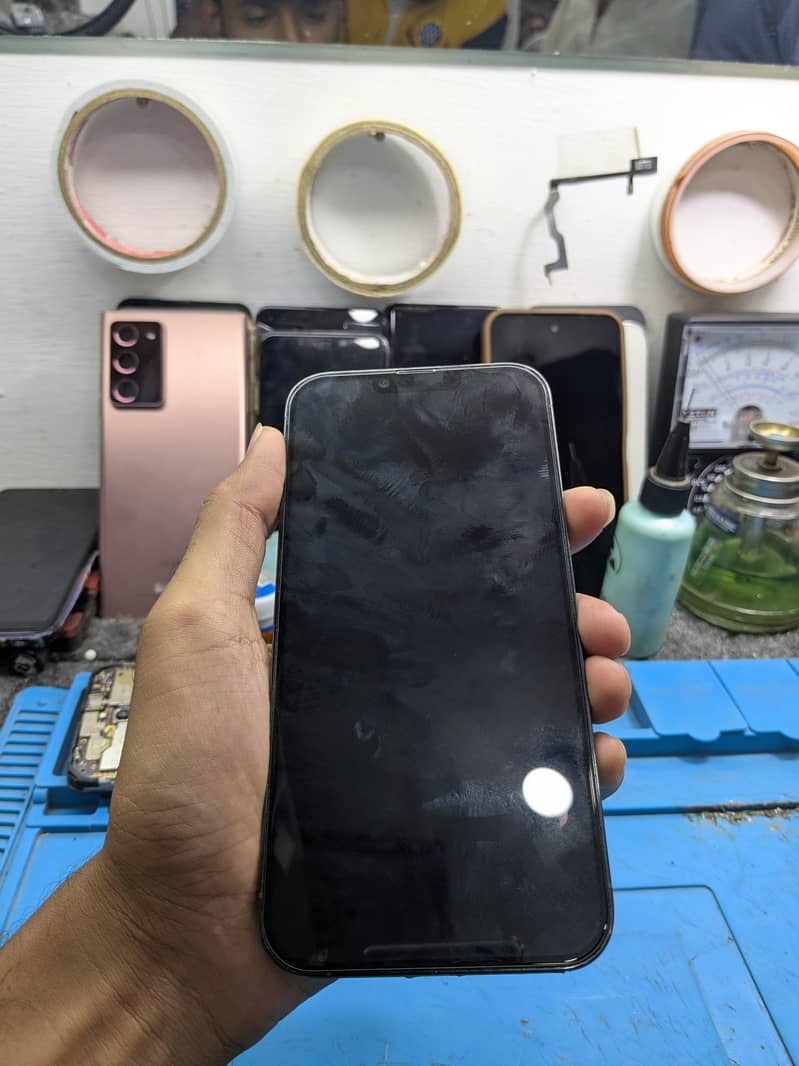 Apple iPhone 13 Pro Max 2