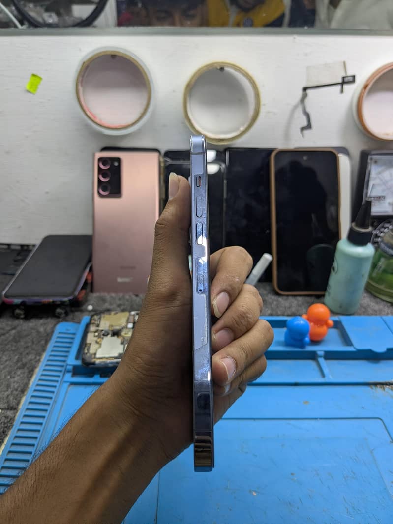 Apple iPhone 13 Pro Max 5