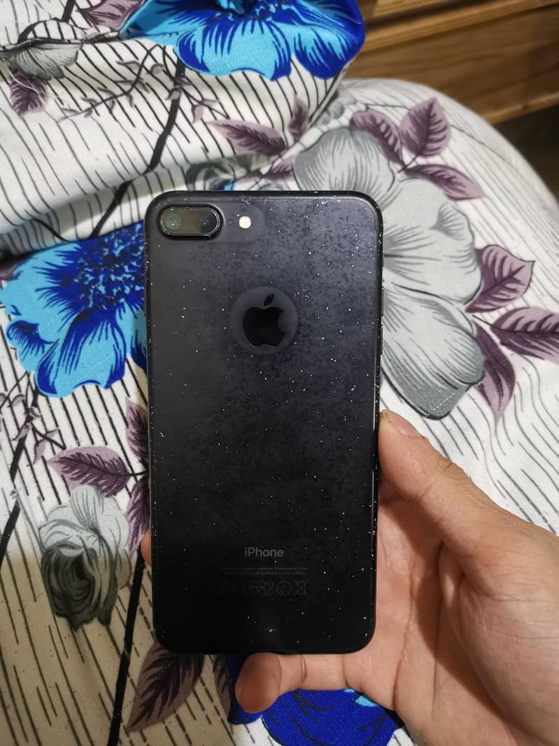 Apple iPhone 7 Plus 1