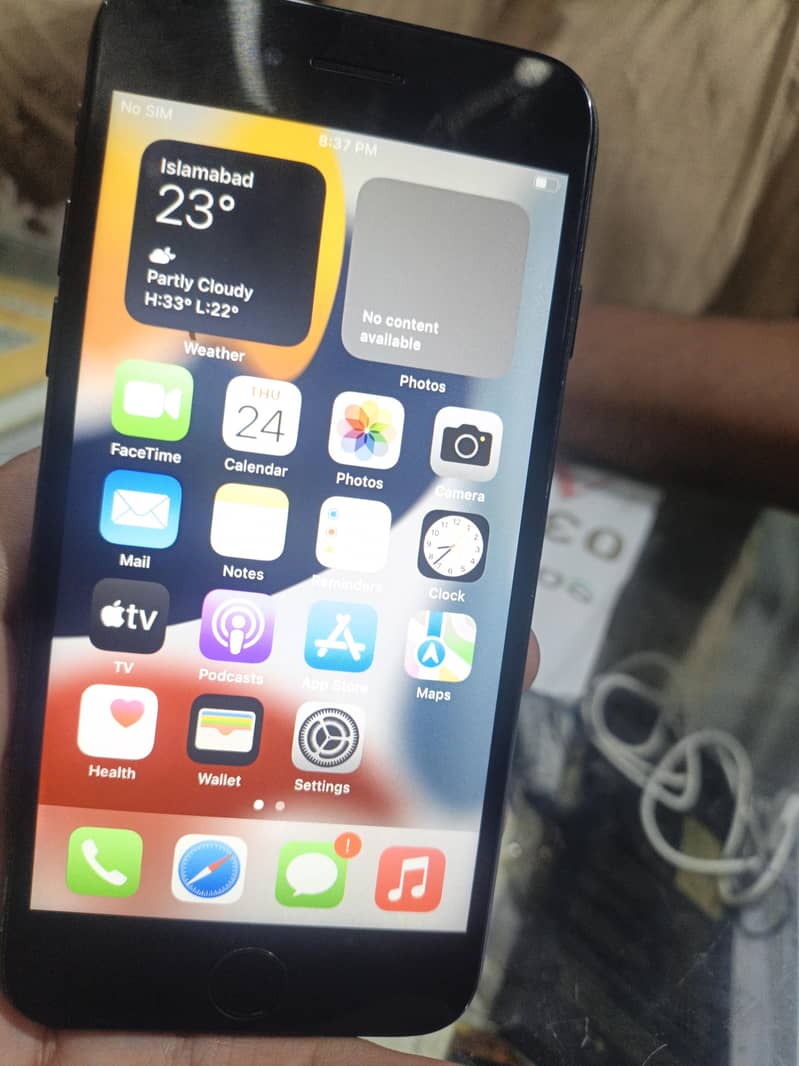 Apple iPhone 7 1