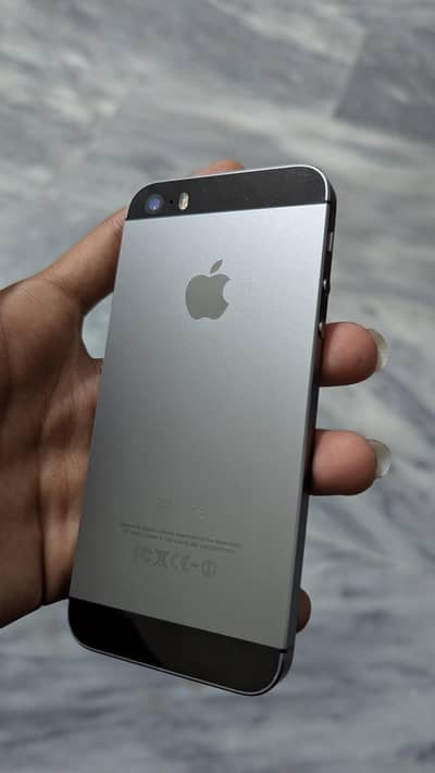 iPhone 5s 16gb space grey 10-10 condition -working fingerprint