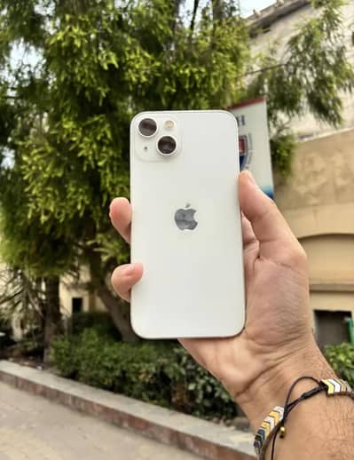 Apple iPhone 13
