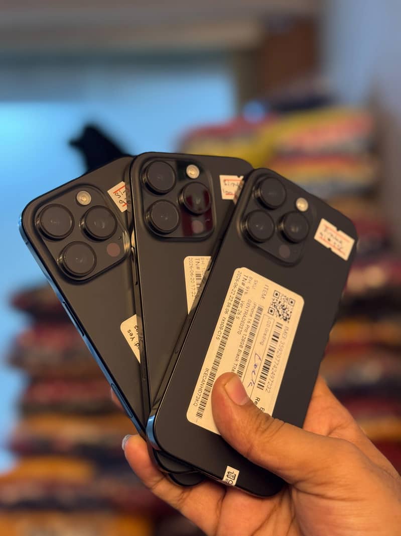 Apple iPhone 16 Pro 0