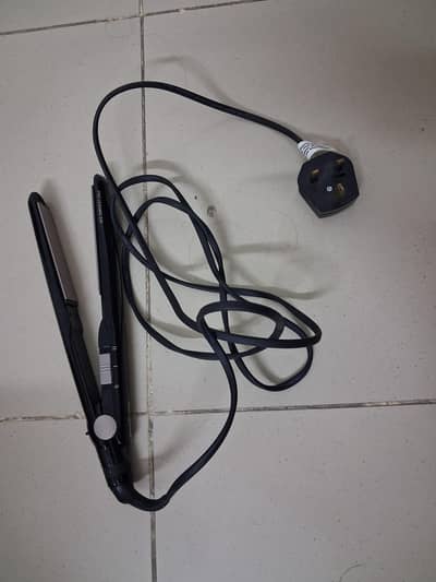 Hair Straightener - Ceramic Plates, Brand New