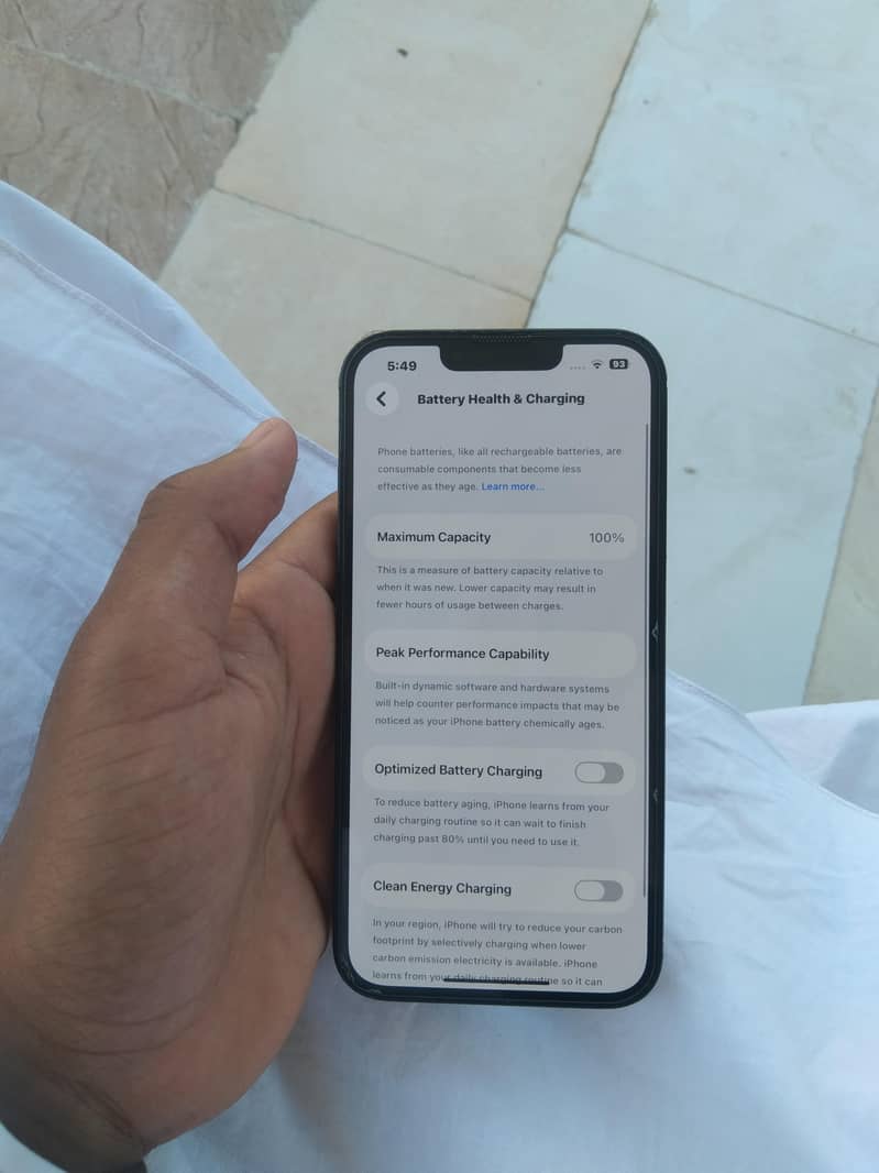Apple iPhone 13 4