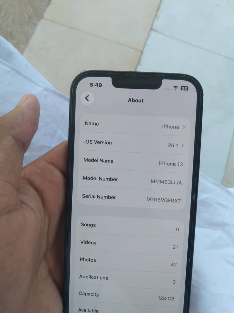 Apple iPhone 13 5