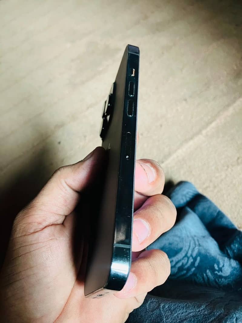 Apple iPhone 13 Pro 1