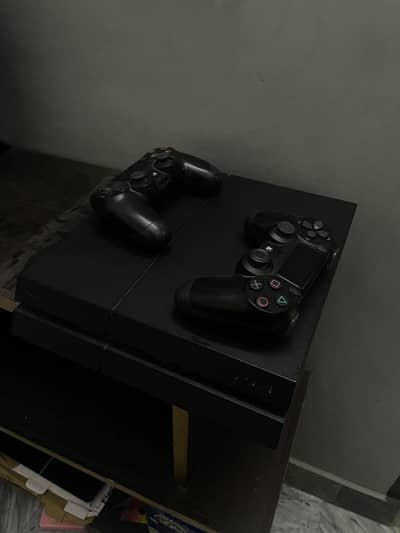 PS4 FAT 500GB + 2 CONTROLLERS + GAMES