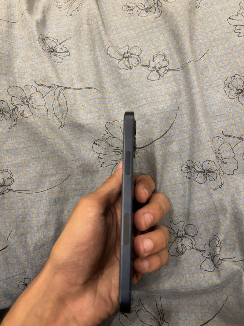 Apple iPhone 12 3