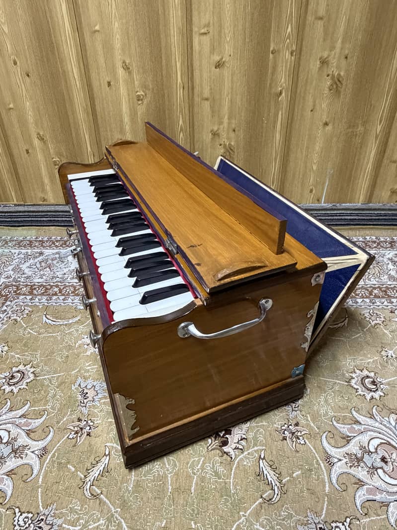 Harmonium 1