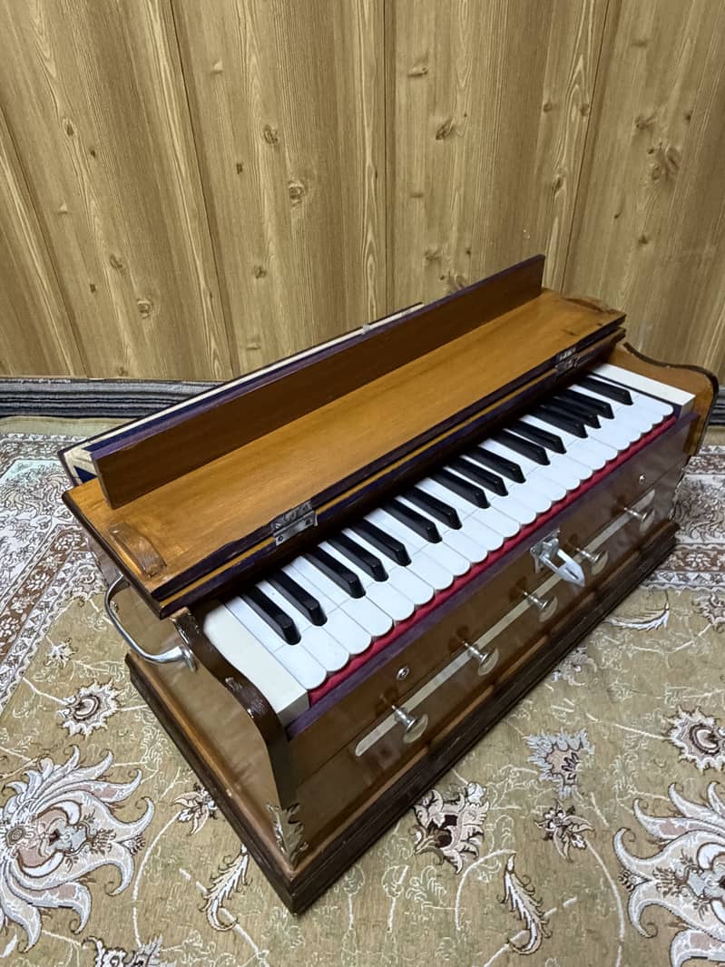 Harmonium 4