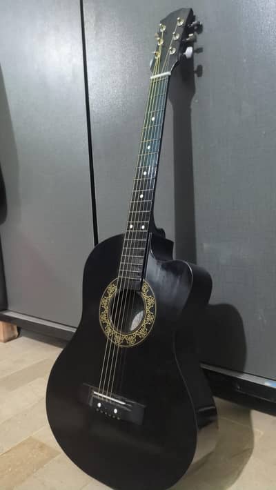 acoustic guitar 38 inch with bag and two picks