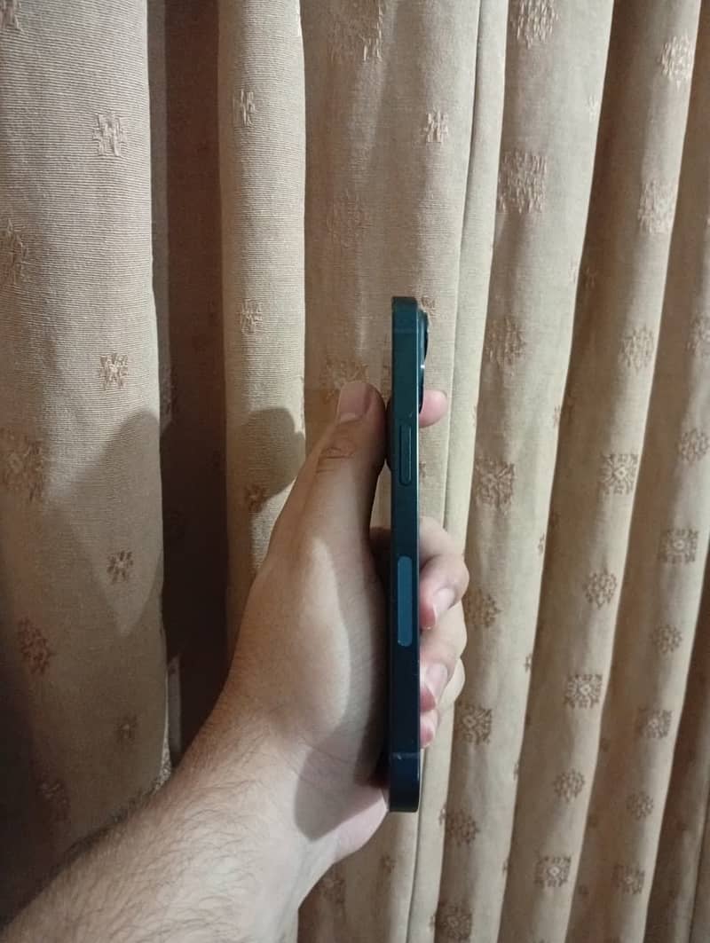 Apple iPhone 14 2