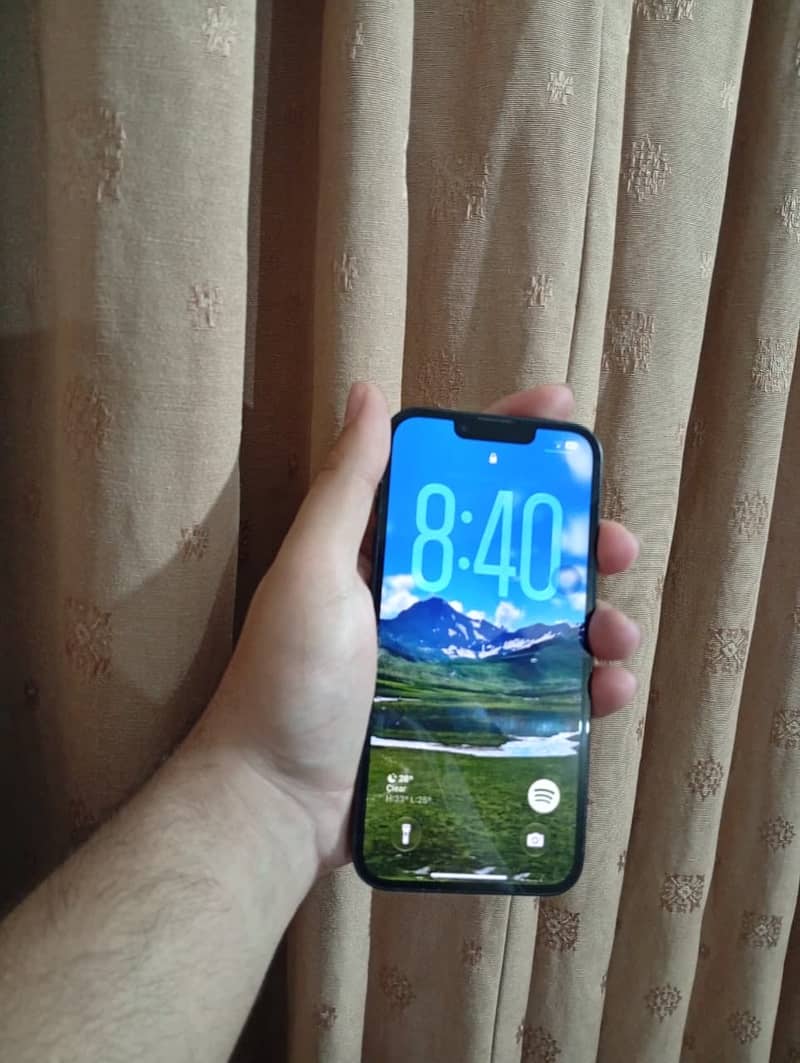 Apple iPhone 14 4