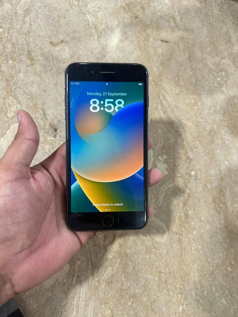 Apple iPhone 8 Plus 0