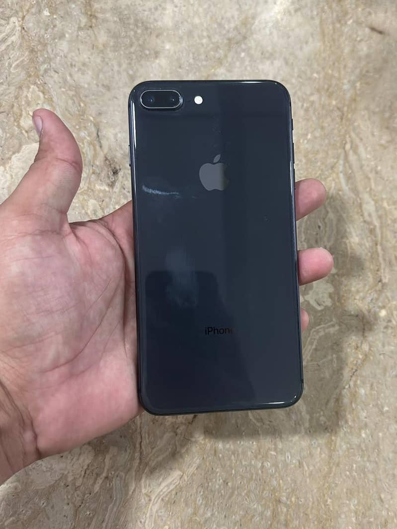 Apple iPhone 8 Plus 2