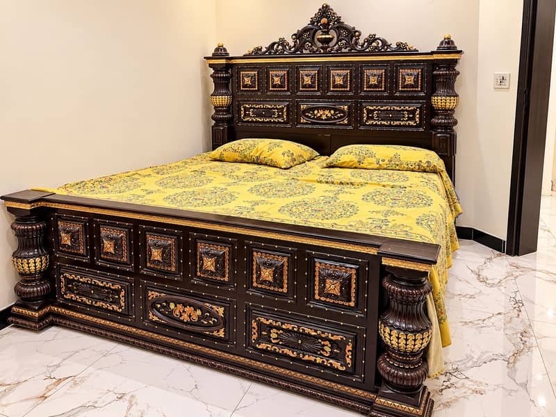 Wodden bed 1