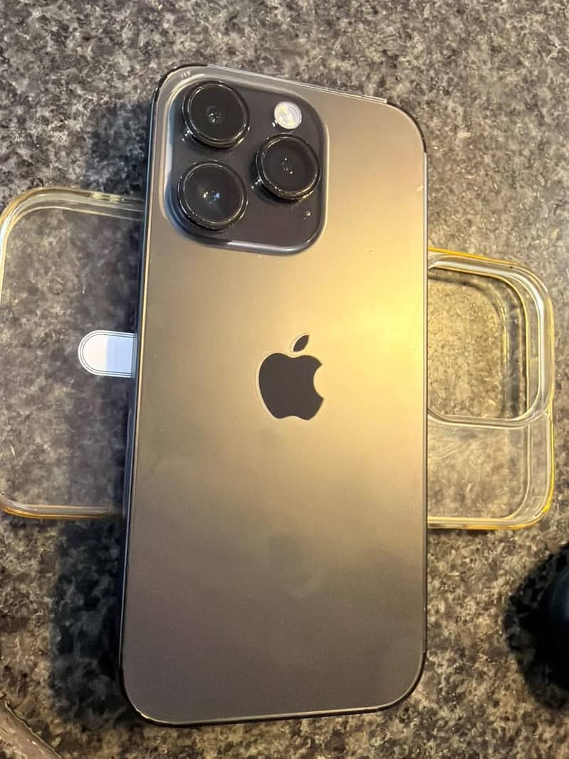 Apple iPhone 14 Pro 1