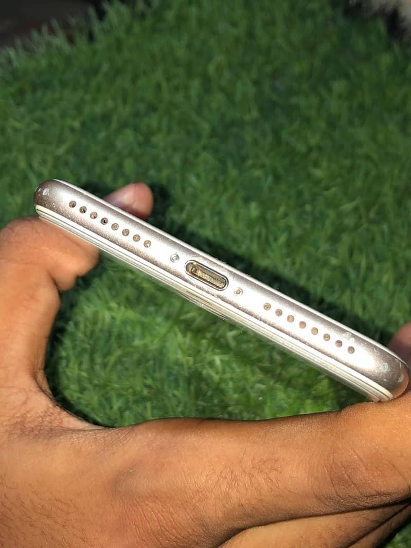 Apple iPhone 7 Plus 1
