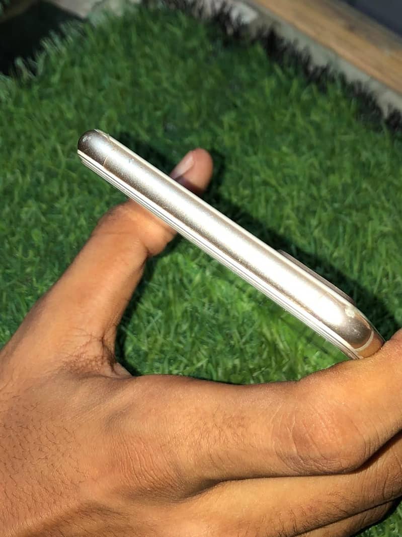 Apple iPhone 7 Plus 2