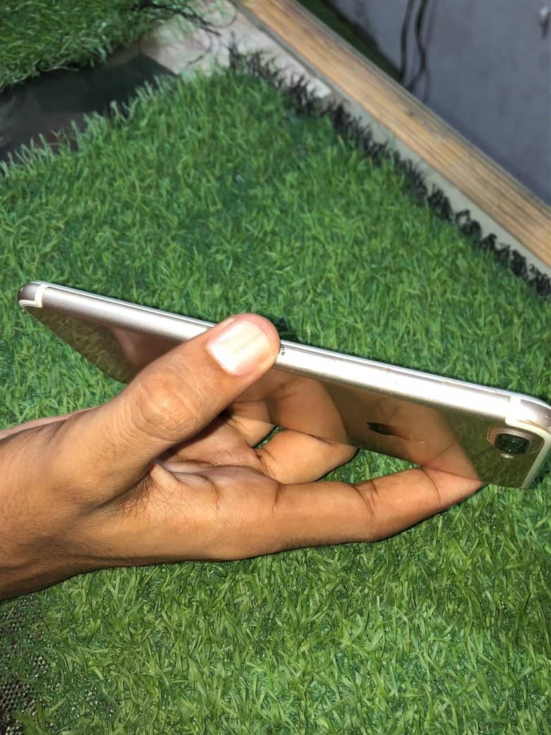 Apple iPhone 7 Plus 3