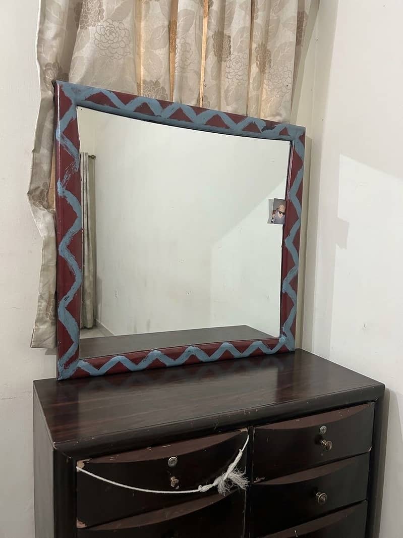 Dressing table 0
