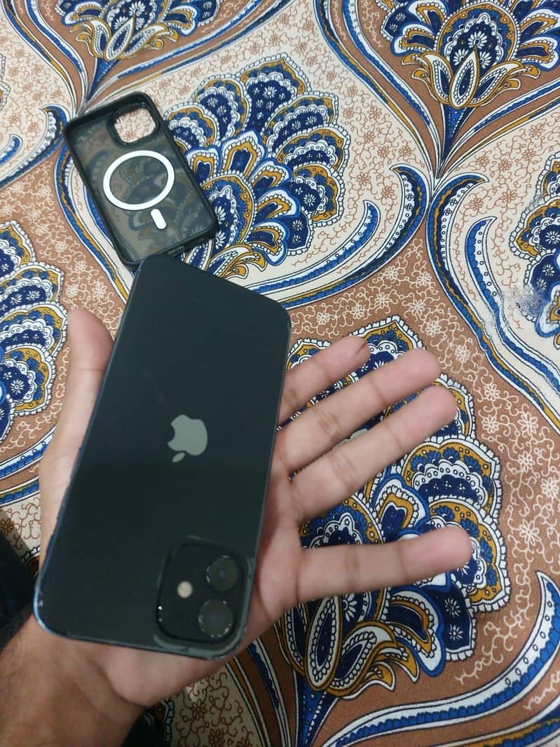 Apple iPhone 12 1