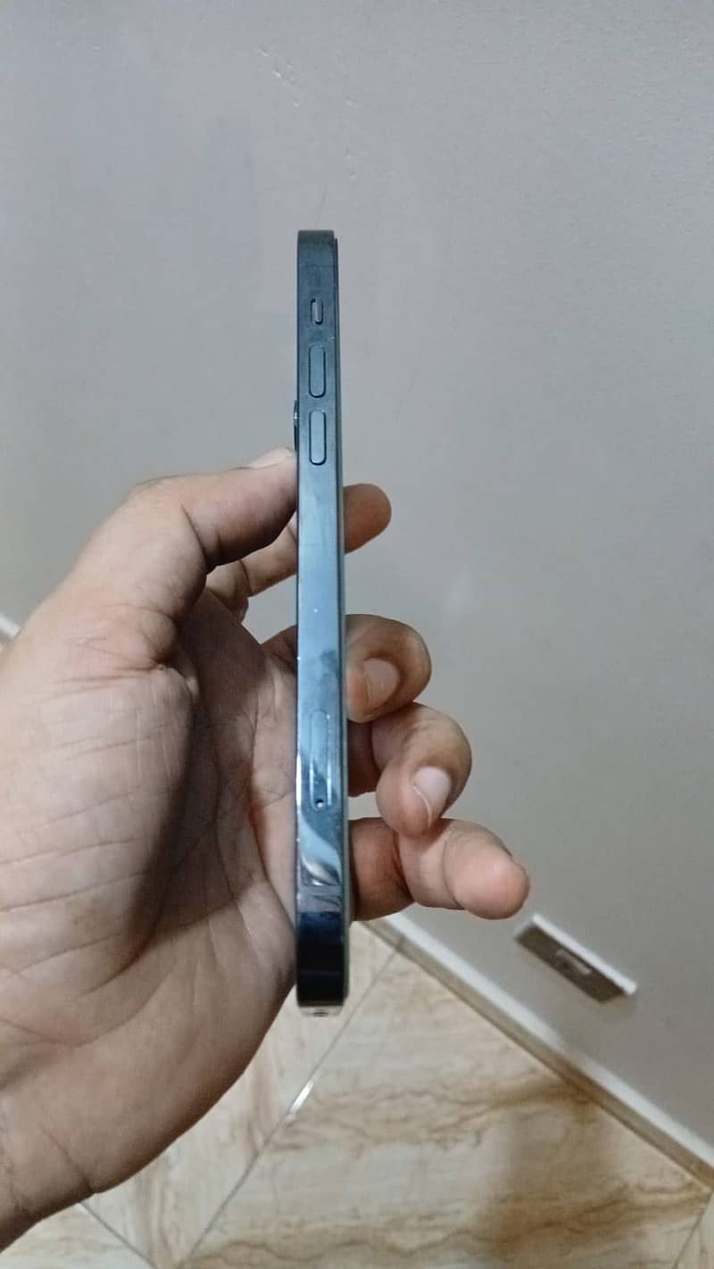 Apple iPhone 12 Pro 3