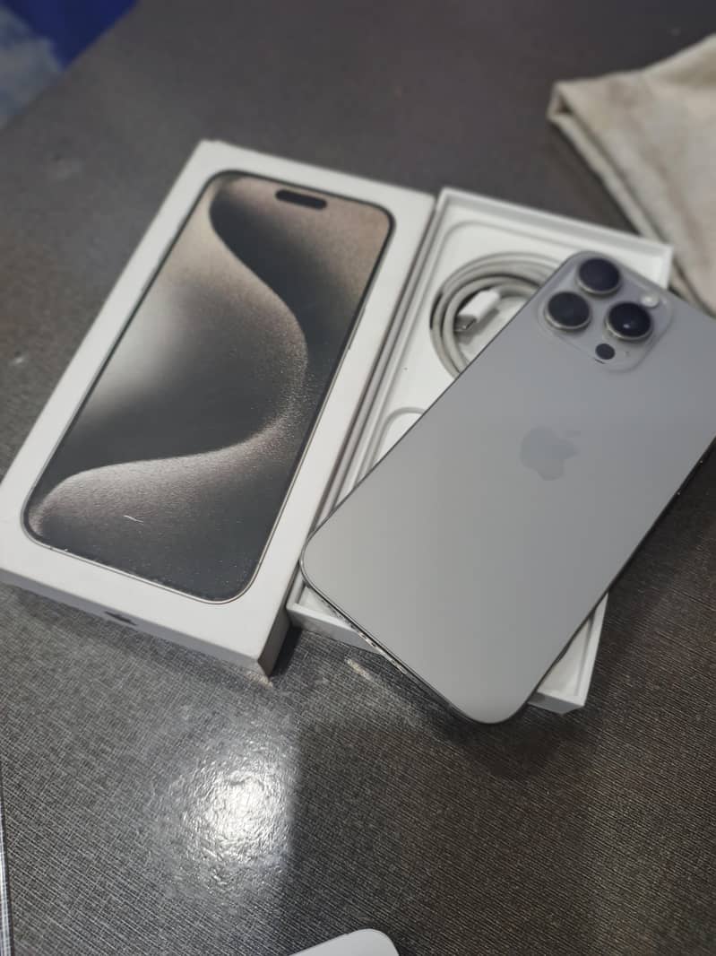 Apple iPhone 15 Pro Max 3
