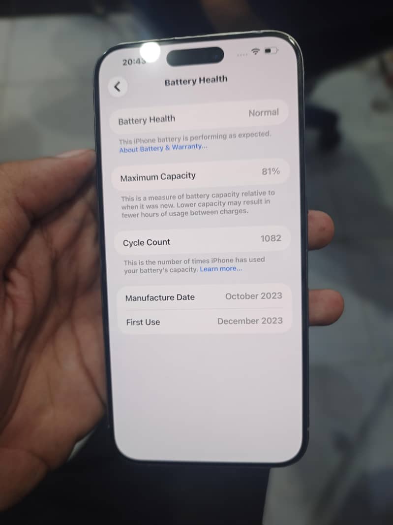 Apple iPhone 15 Pro Max 4