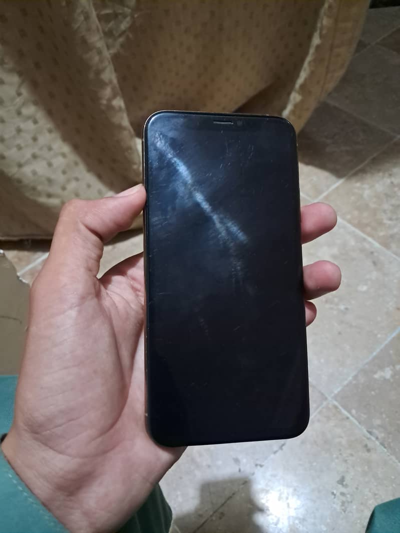 Apple iPhone XS 1