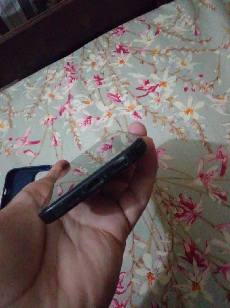 Apple iPhone 15 6