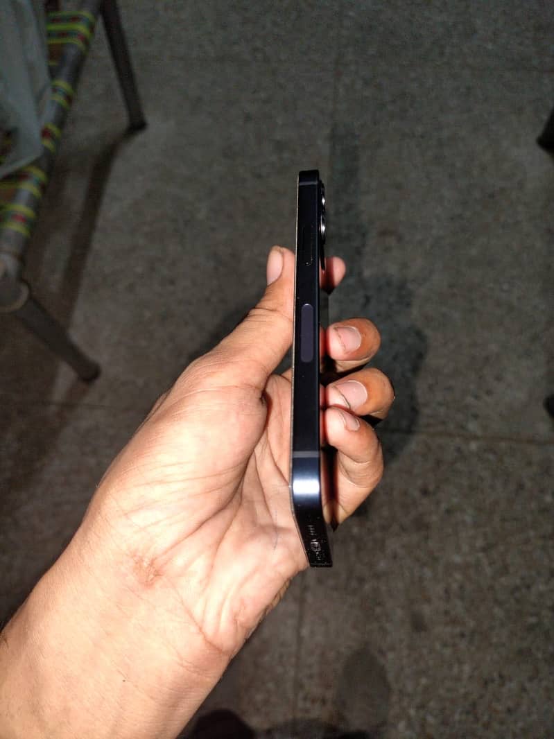 Apple iPhone 12 mini 1