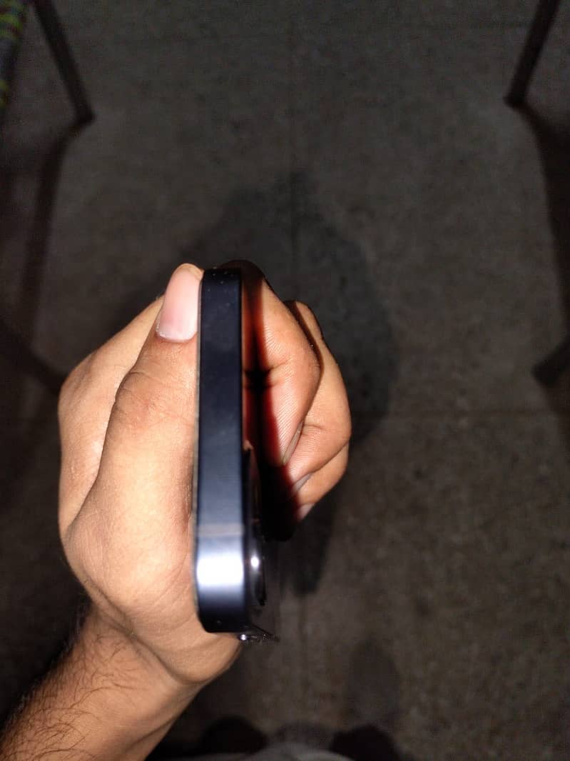 Apple iPhone 12 mini 4