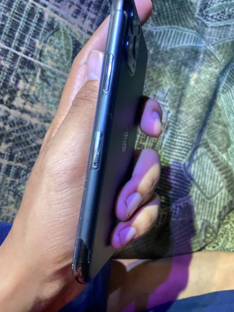 Apple iPhone 11 Pro 0
