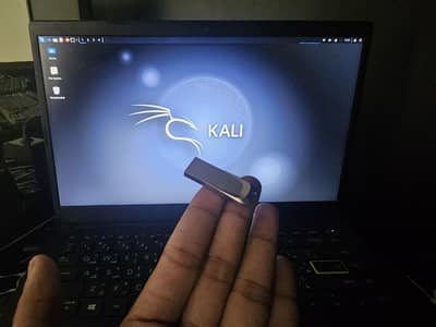 USB Kalilinux full with tools operating system.
