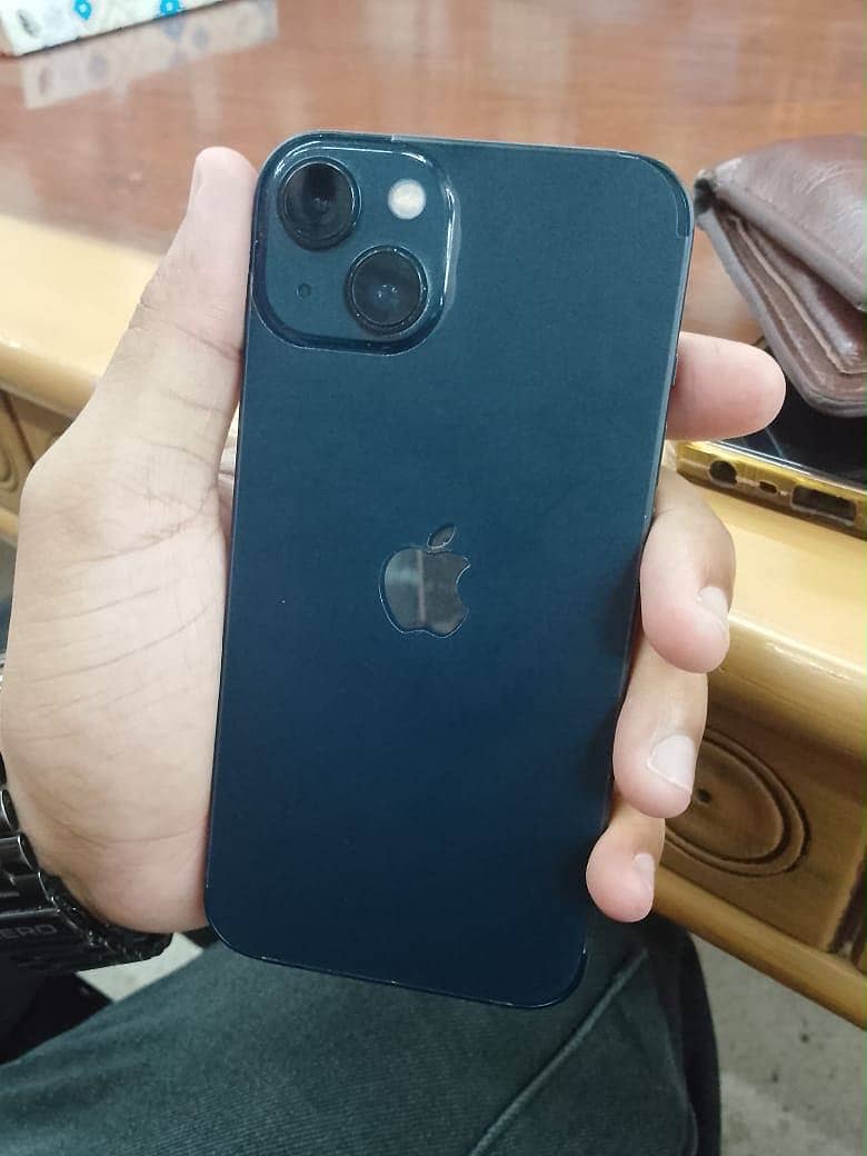 Apple iPhone 13 0
