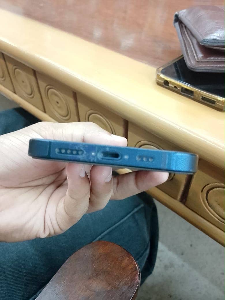 Apple iPhone 13 3
