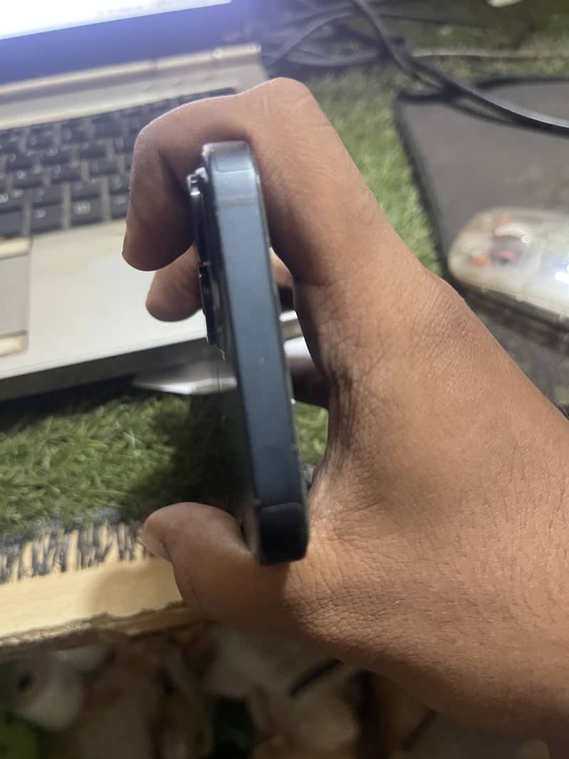 Apple iPhone 13 1