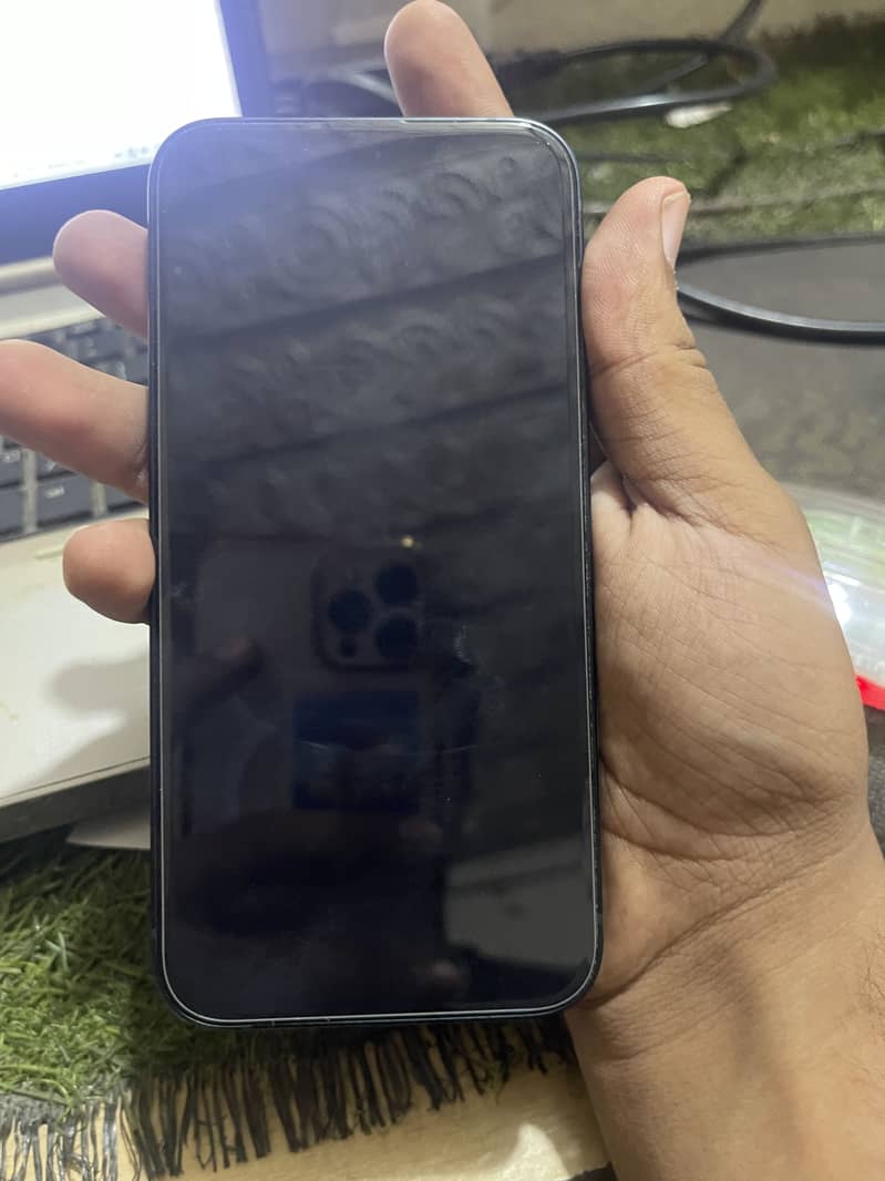 Apple iPhone 13 2