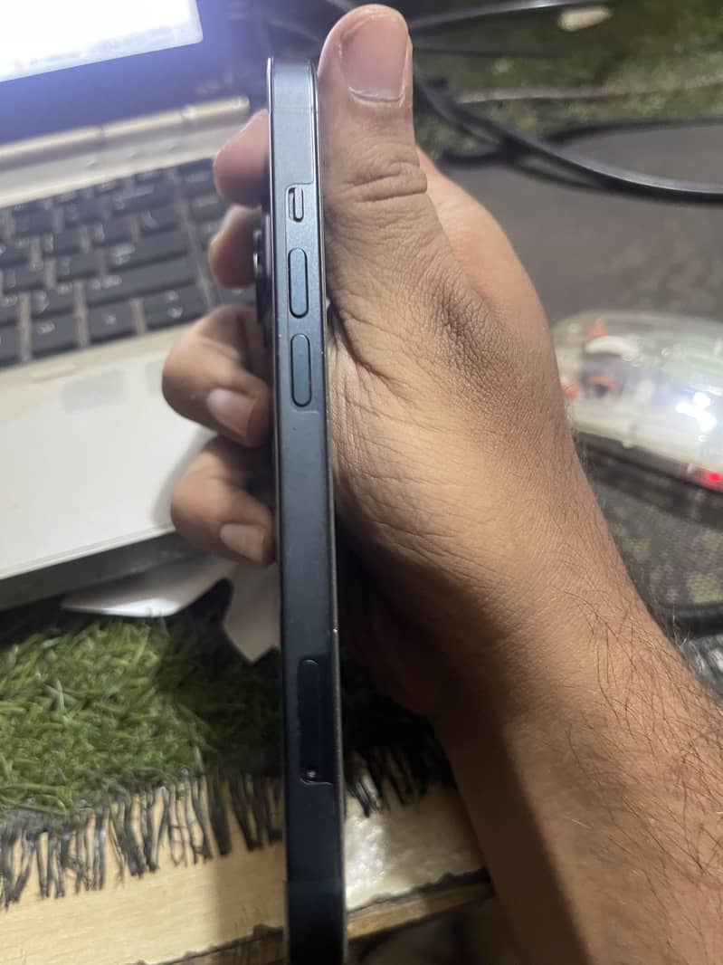 Apple iPhone 13 3