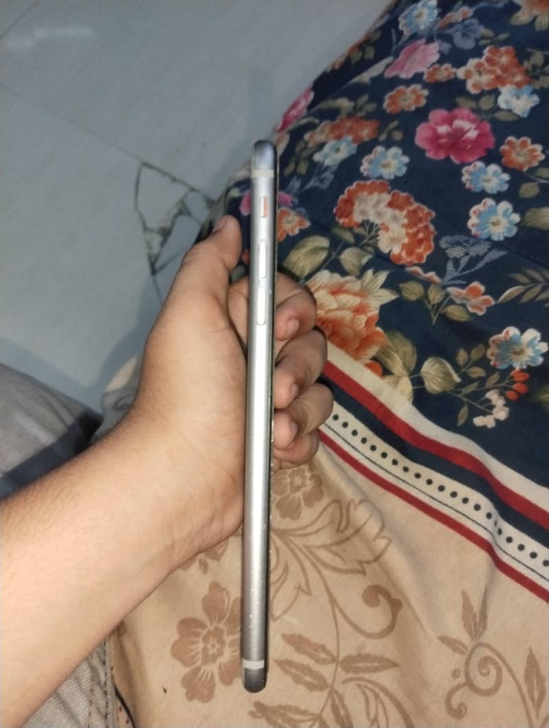 Apple iPhone 6 Plus 2