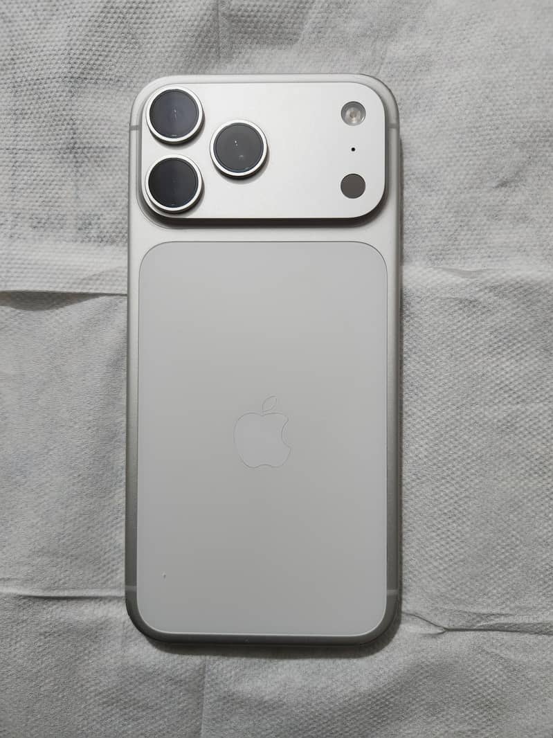 Apple iPhone 17 Pro Max 0