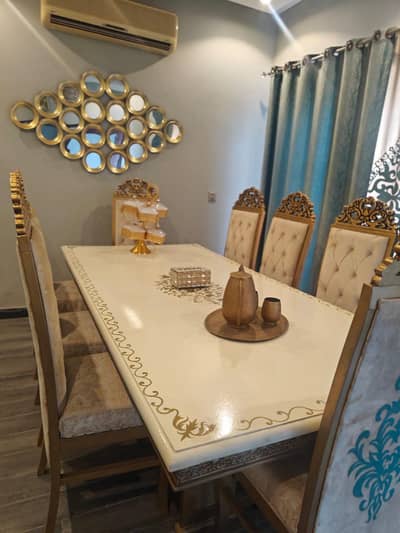 luxury 8 dining table