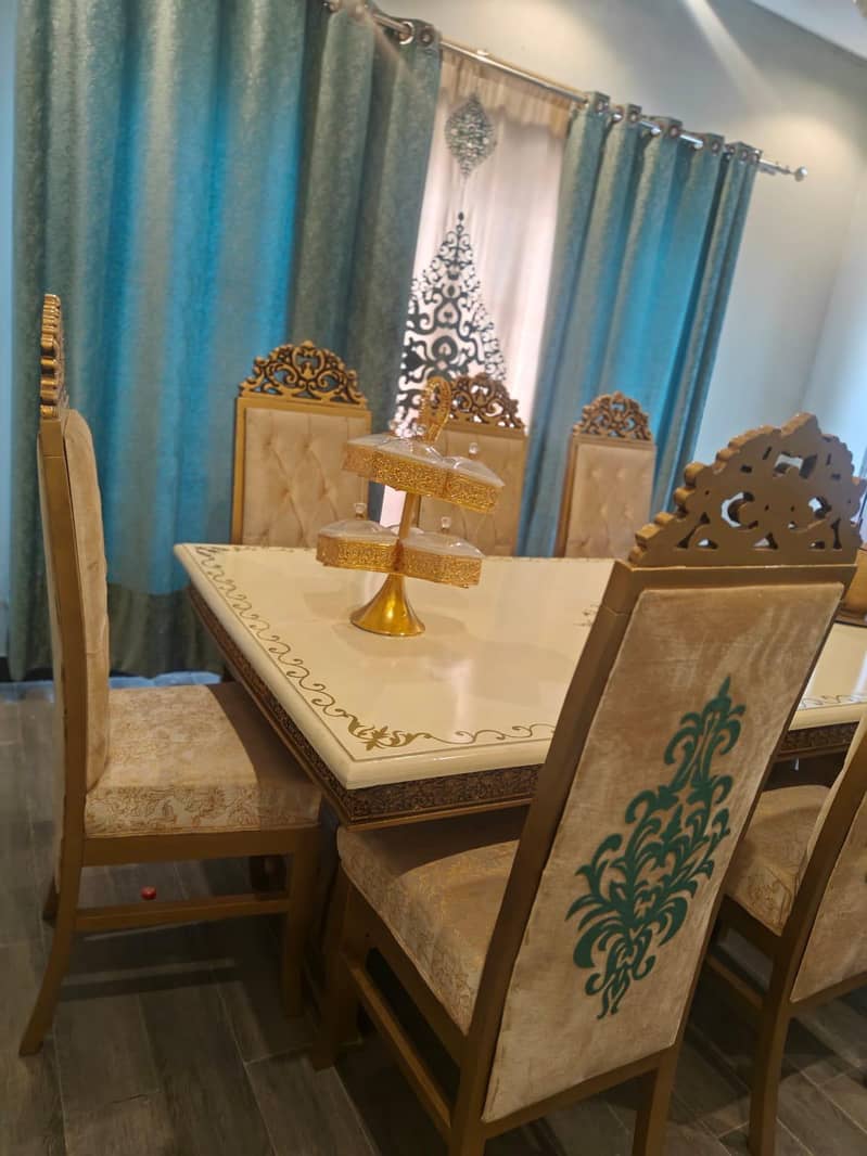 luxury 8 dining table 2